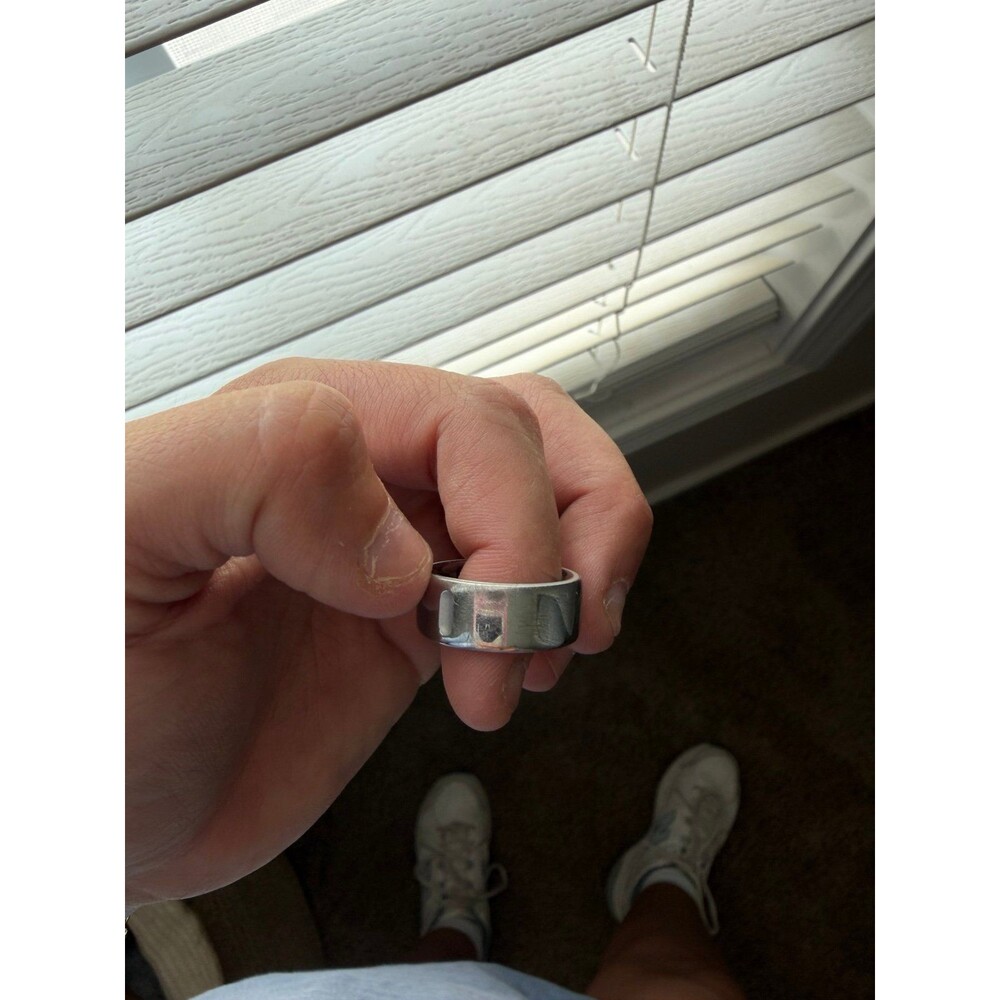 Oura Ring 4- size 5 - Picture 2 of 4